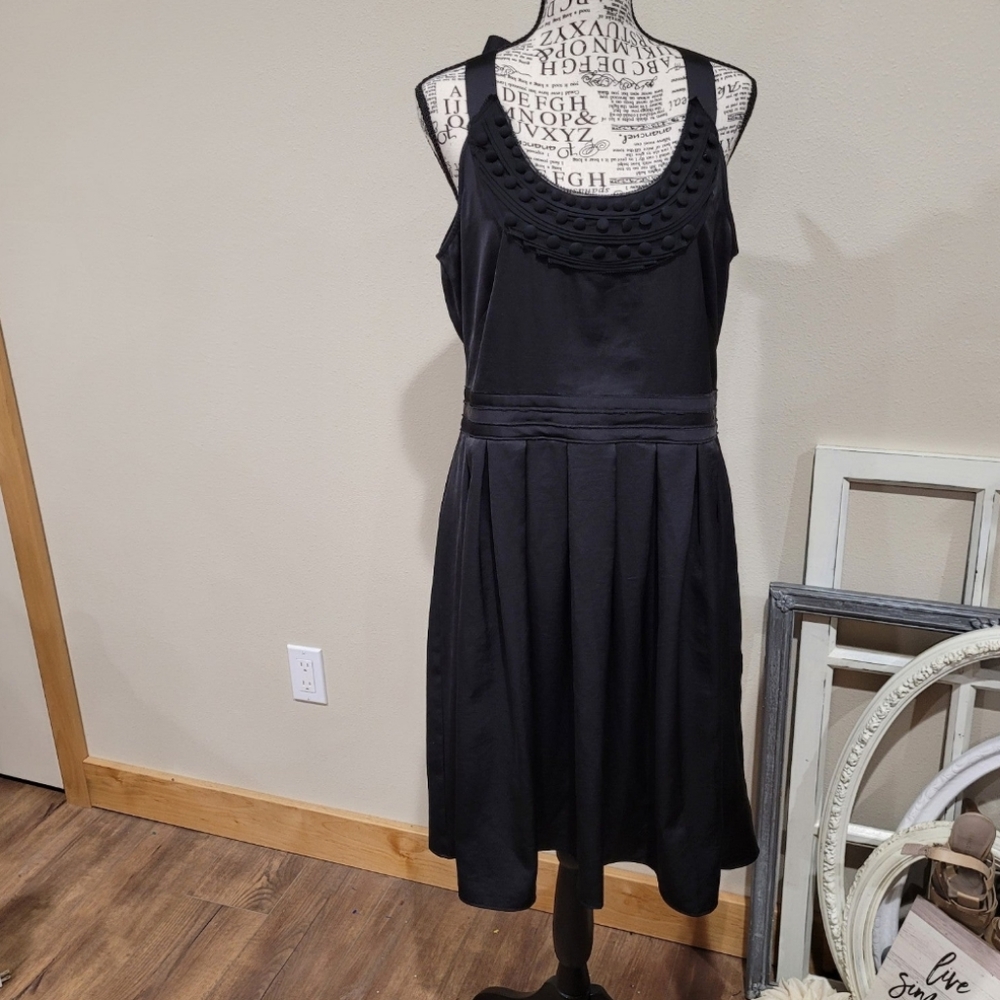 Ann Taylor Loft womens Size 12, LBD scoop‎ front, sleevless, back neck tie.